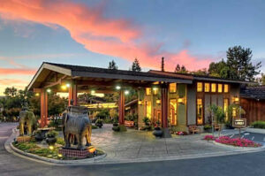 Dinah’s Garden Hotel
